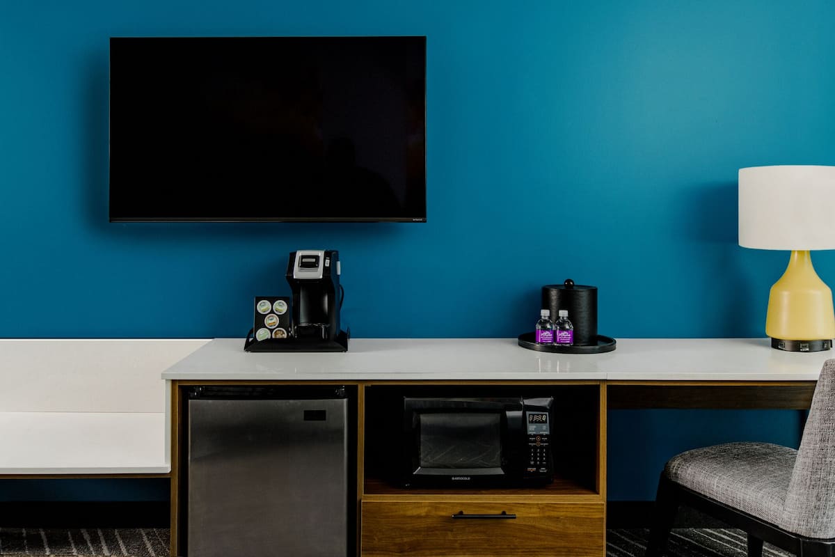 32-inch smart tv with cable channels, tv