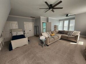 6 bedrooms, iron/ironing board, free WiFi, bed sheets