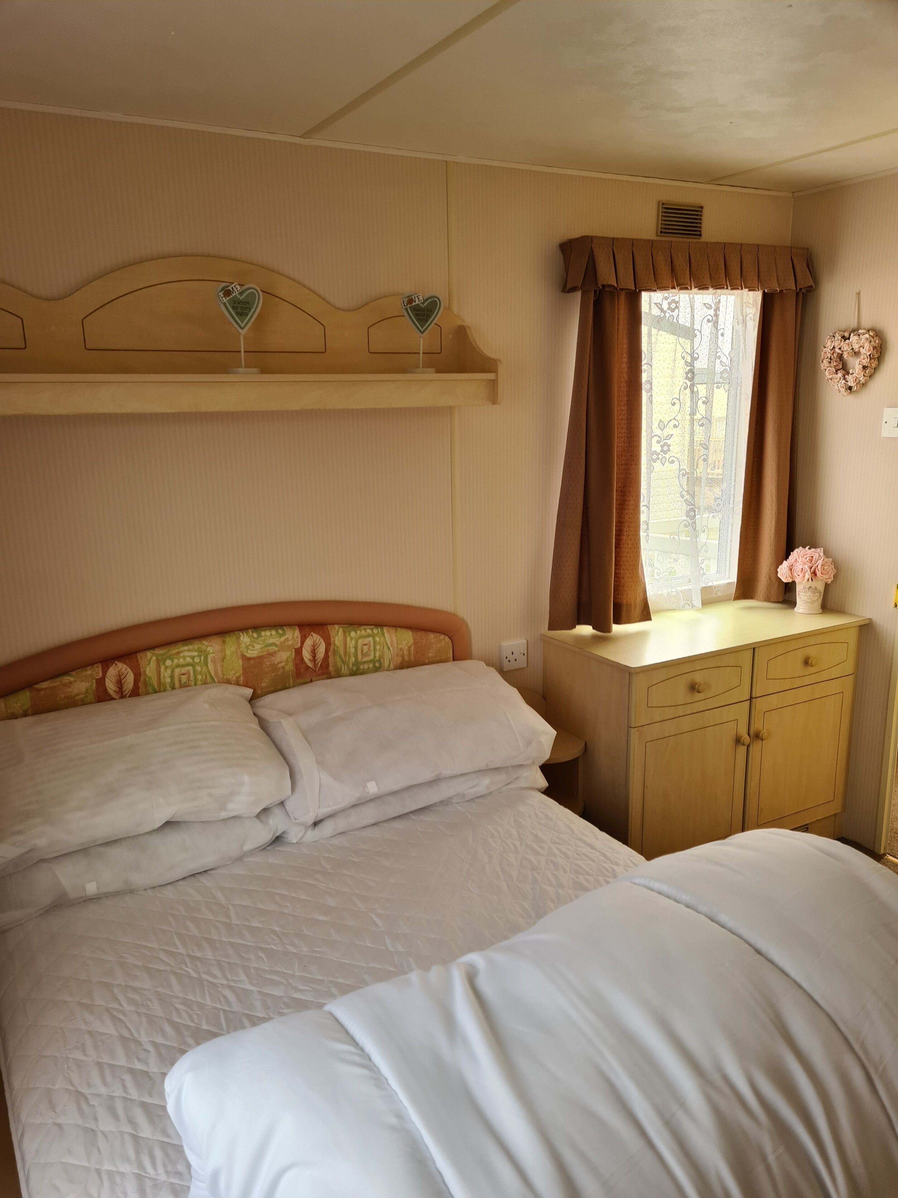 3 bedrooms, iron/ironing board