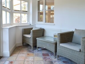 Fireplace - Charming and beautifully placed. (South Creake)