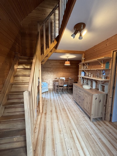 Fully equipped seaside villa (bikes, books, games etc...) and cottage