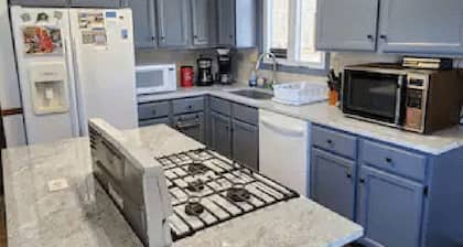 Cozy, Quiet, Family-Friendly Getaway