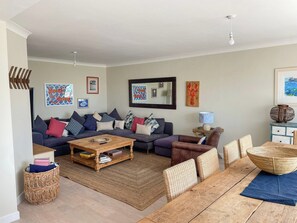 Living area - 5 bedroom accommodation in Hayling Island (Hayling Island)
