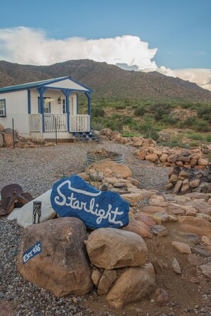 Exterior - The Roadrunner: Experience Arizona Agritourism (Kingman)