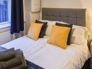 2 bedrooms, free WiFi, bed sheets - A delightful haven for walkers and cyclists. (Skipton)