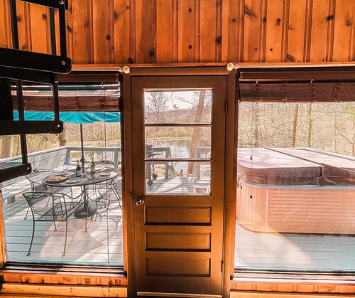 Whispering Waters A-frame (Hocking Hills Area)