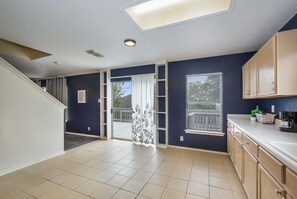 Réfrigérateur, four, plaque de cuisson, lave-vaisselle