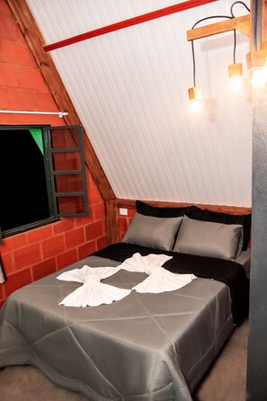 Chalé | Memory foam-senger, minibar og skrivebord for bærbar PC