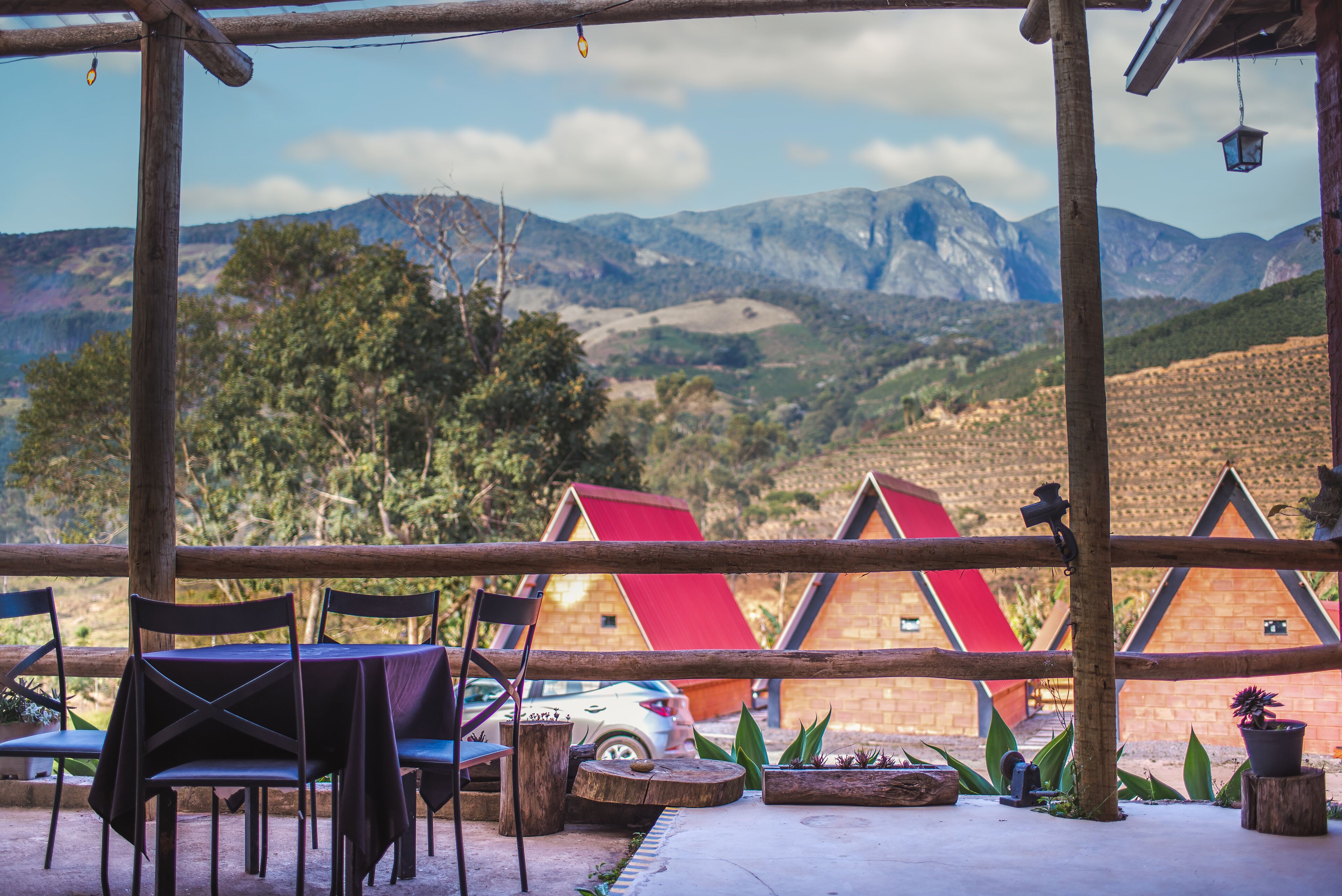 Serviço de café da manhã e jantar, restaurante ao ar livre 