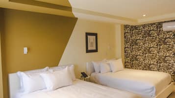 Master Suite Quadruple | 1 間睡房、高級寢具、特厚豪華床墊、迷你吧
