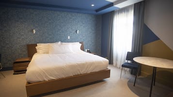 Ropa de cama de alta calidad, camas con pillow-top y minibar