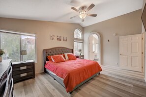 4 bedrooms, iron/ironing board, free WiFi, bed sheets