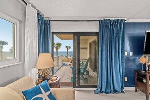 Condo (Regency Towers 223 (3/2)) | Exterior