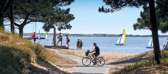 La Palmyre - SMALL TERRACED VILLA - SHARED POOL - near city center