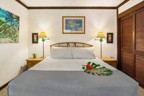 1 bedroom, iron/ironing board, free WiFi, bed sheets - Kiahuna 106 – Ocean View, Close to Poipu Beach (Koloa)