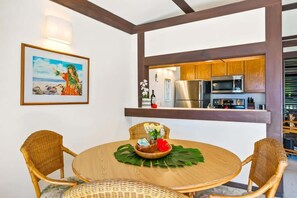 Dining - Kiahuna 106 – Ocean View, Close to Poipu Beach (Koloa)