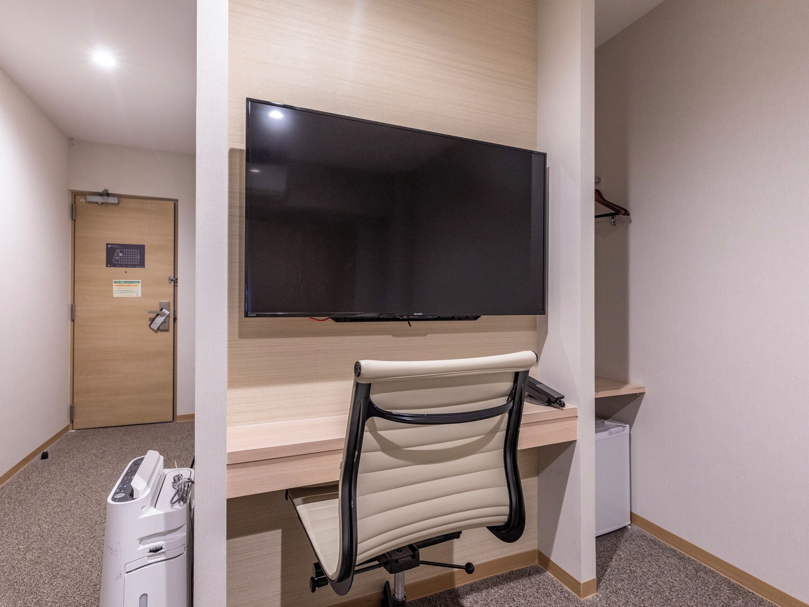 deluxe double room, non smoking | 1 bedroom, down duvets, in-room safe, desk