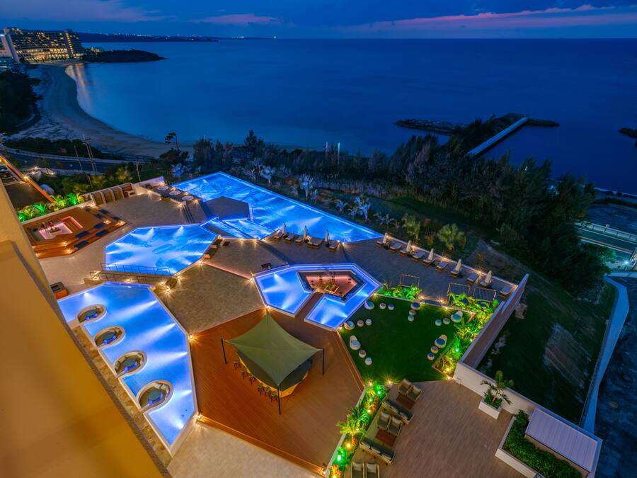 Sesongbasert utendørsbasseng og bassengtelt (inkludert)