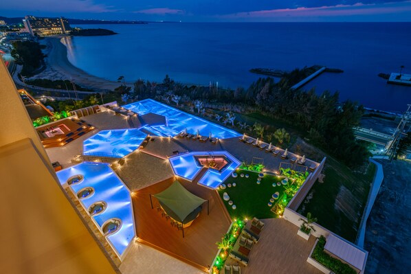 Seasonal outdoor pool, open 8:30 AM to 6:00 PM, free cabanas - AQUASENSE Hotel & Resort (Onna)