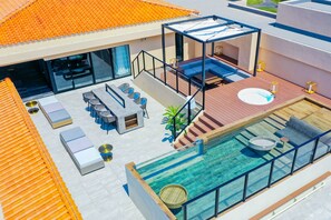 Suite Exclusive, plusieurs lits, piscine privée, vue océan | Balcon