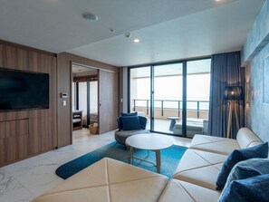 Bộ đồ giường cao cấp, chăn bông, két bảo mật tại phòng 