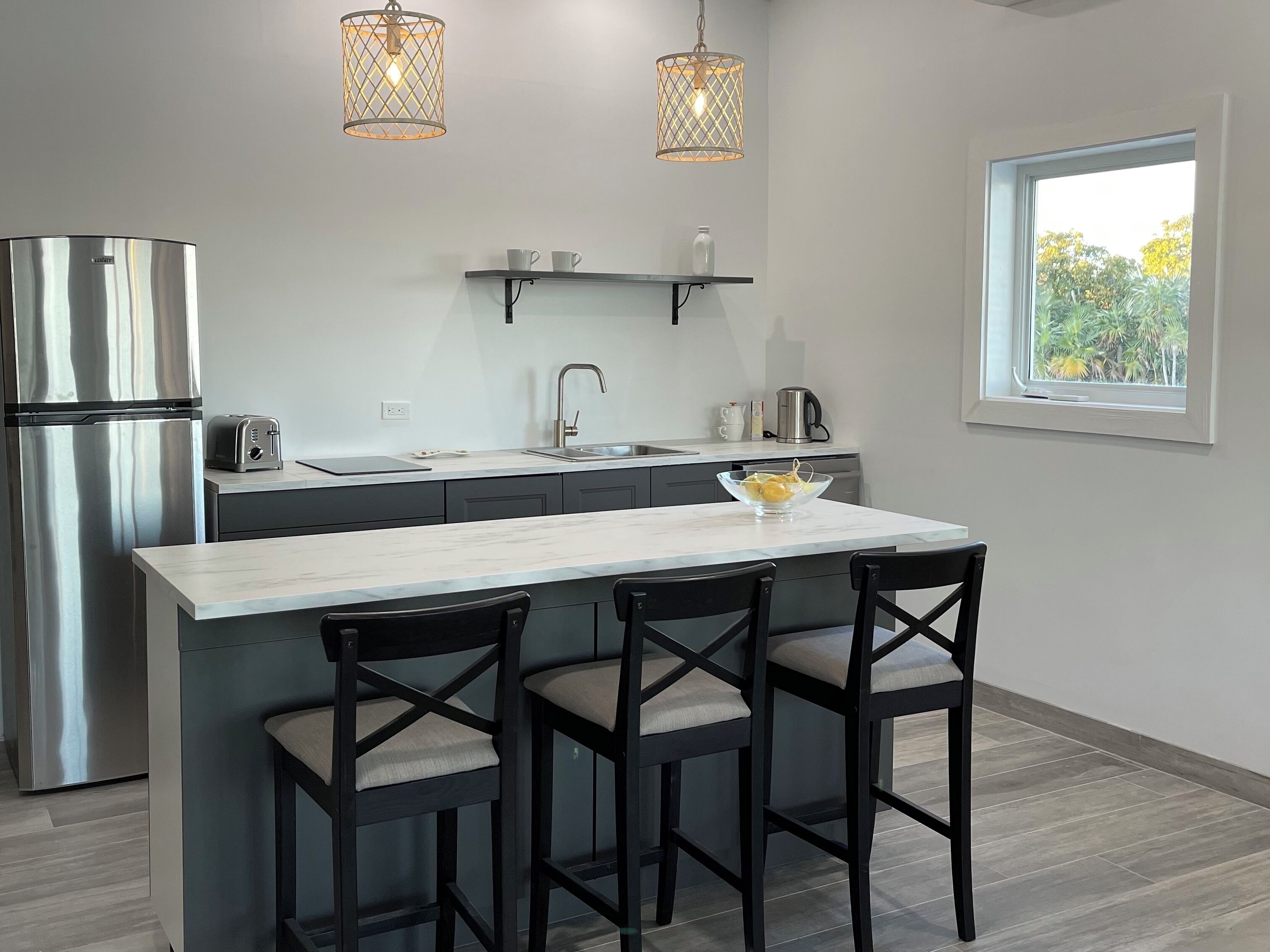 Réfrigérateur, micro-ondes, four, lave-vaisselle