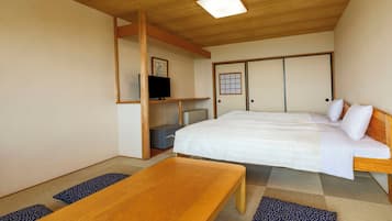 In-room safe, free WiFi, bed sheets