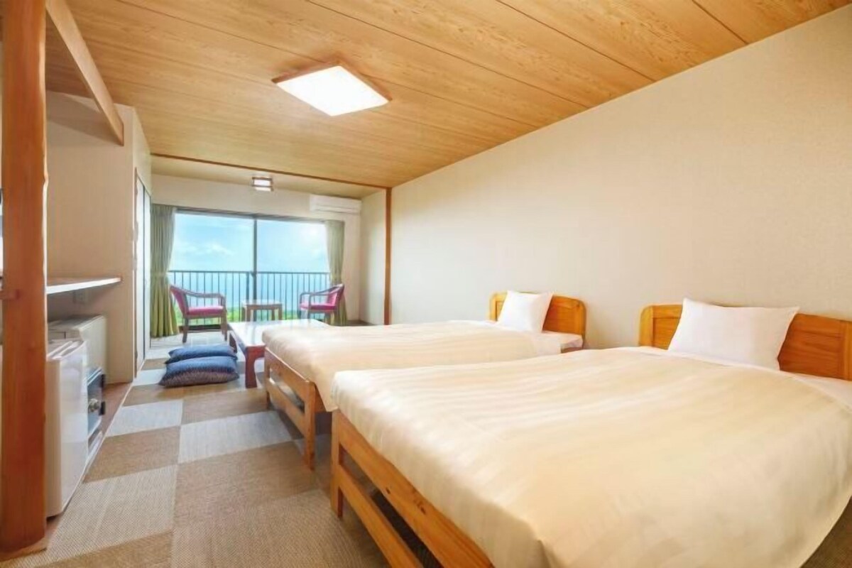 In-room safe, free WiFi, bed sheets