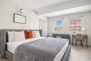 4 soverom, skrivebord, strykejern/-brett og wi-fi (inkludert)