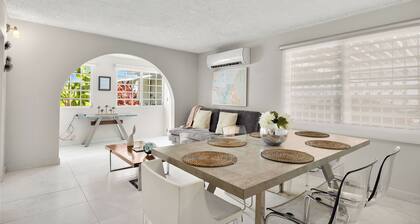 Villa Teresa great location! Equipped with Solar Panels, Cistern & Jacuzzi.