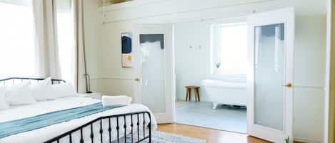 3 slaapkamers, bedden met traagschuimmatrassen, een bureau