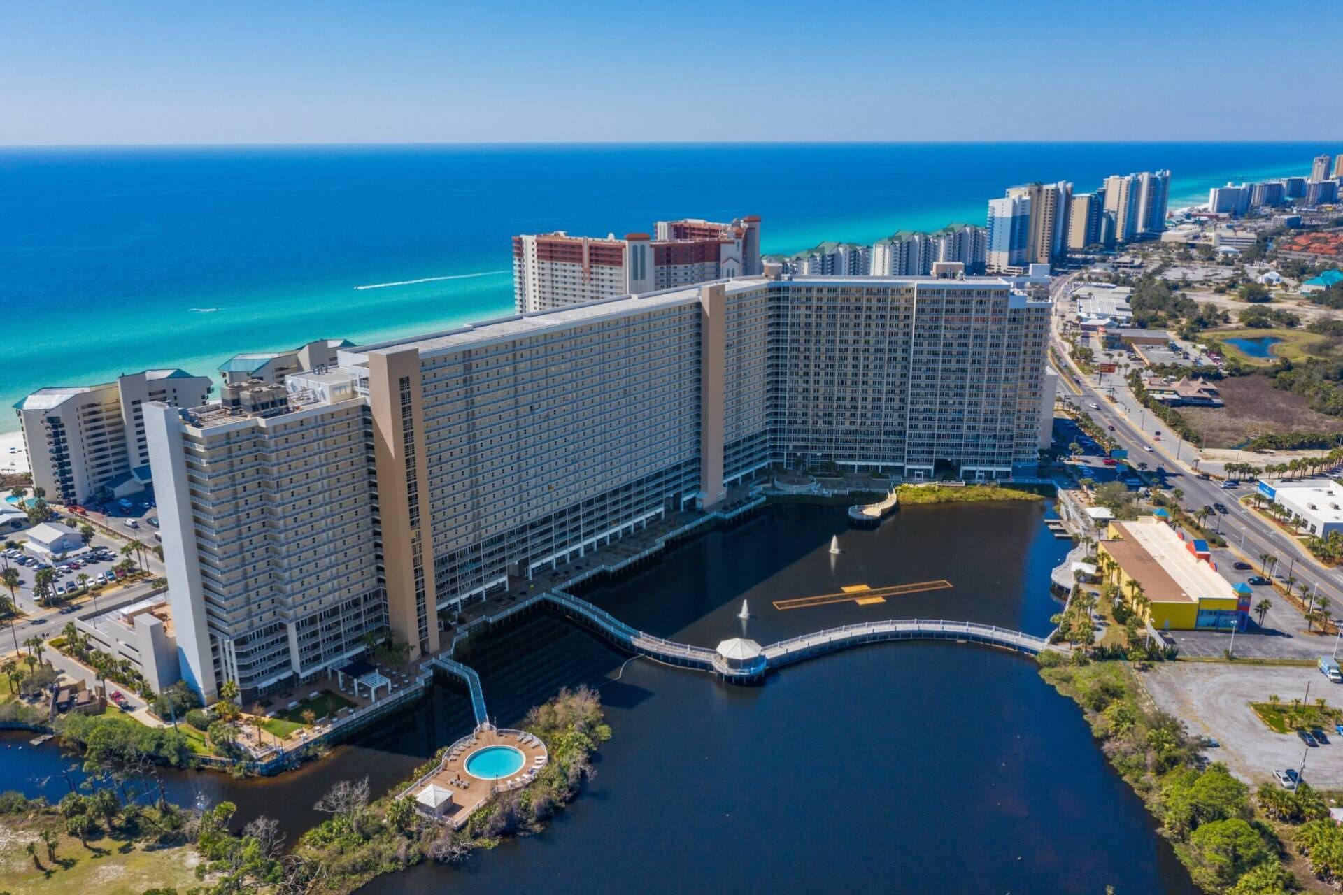 Condo (Laketown Wharf 910 (2/2)) | Exterior