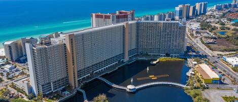 Condo (Laketown Wharf 910 (2/2)) | Exterior