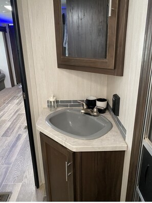 Interior - Comfortable Updated RV Camper (Okeechobee)