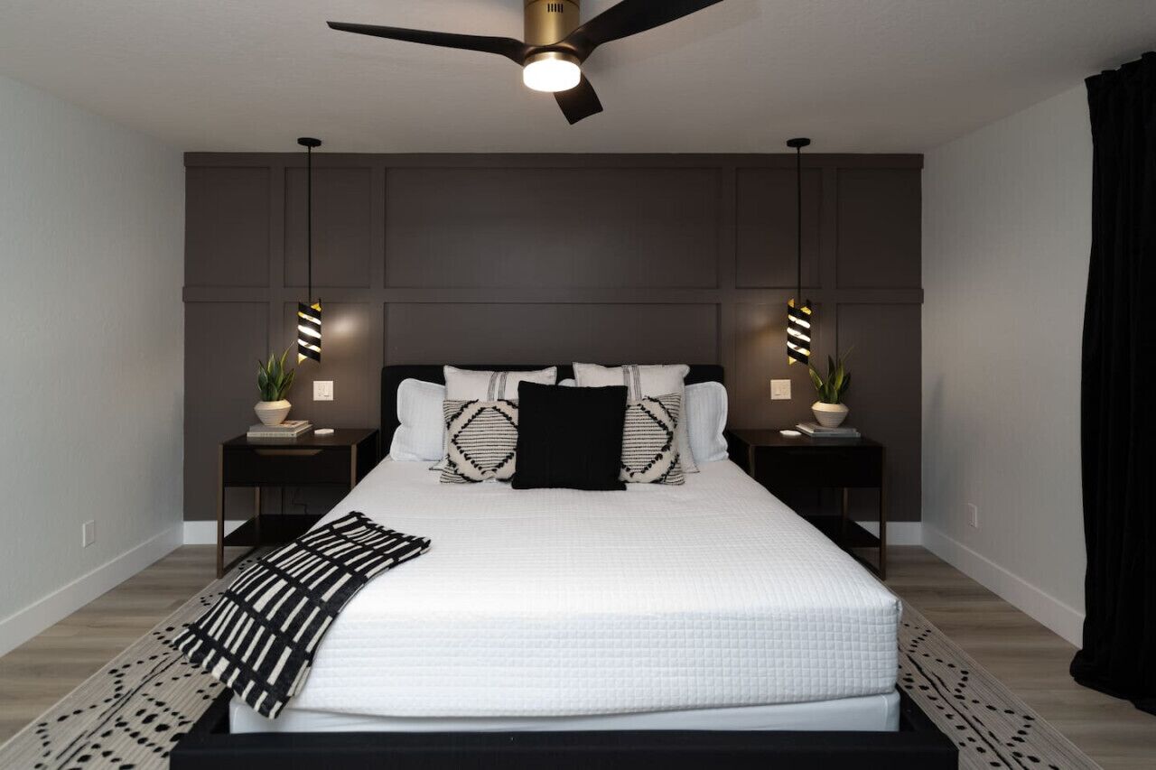 4 bedrooms, desk, iron/ironing board, travel cot