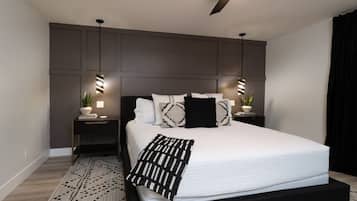 4 slaapkamers, een bureau, een strijkplank/strijkijzer, reisbedje