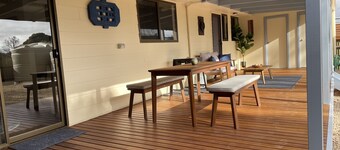 Minutes to the beach! Freshly renovated, stylish & modern.