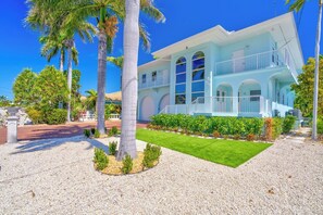 Unclassified image, 4 of 50, button