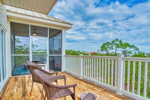 Property grounds - Secluded 5BR w/ HEATED Pool! Steps to the Beach! (Eastpoint)