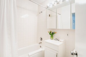 Luokittelematon kuva, 3 kautta 7, painike