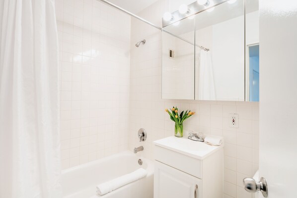 Unclassified image, 1 of 7, button