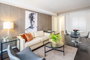 Uklassifisert bilde, 3 av 7, knapp