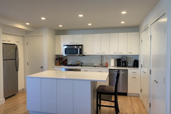 KĂŒhlschrank, Mikrowelle, Ofen, Herdplatte