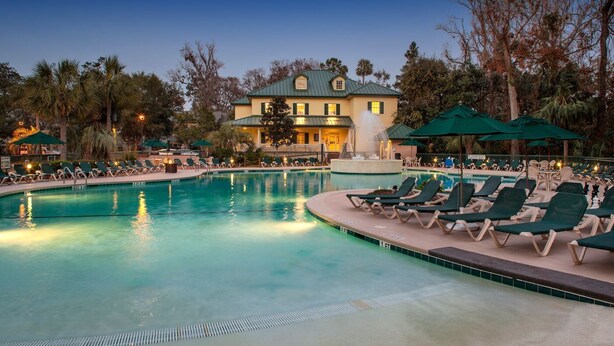 Pool - The Waterside Resort Condos (Hilton Head Island)