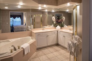 Bathroom - The Suites at French Quarter Resort (Branson)