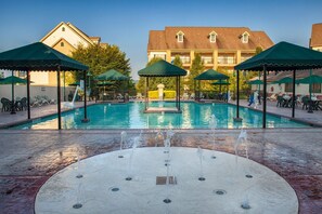 Pool - The Suites at French Quarter Resort (Branson)