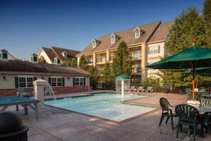 Pool - The Suites at French Quarter Resort (Branson)