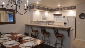 Dining - The Suites at French Quarter Resort (Branson)