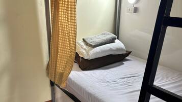 Basic Shared Dormitory | Free WiFi, bed sheets