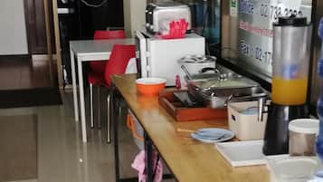 Free daily buffet breakfast